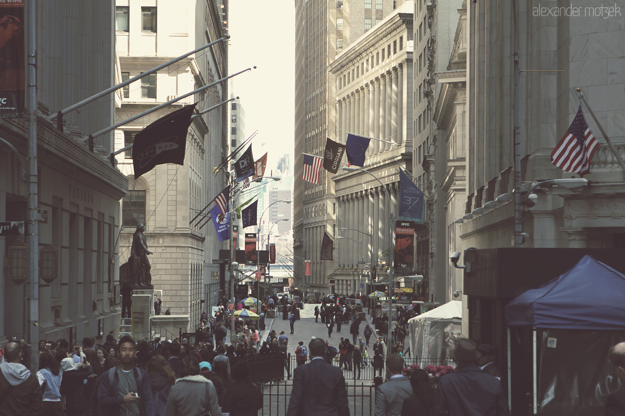 Wall Street Foto von Blick auf die belebten Strassen der Wall Street