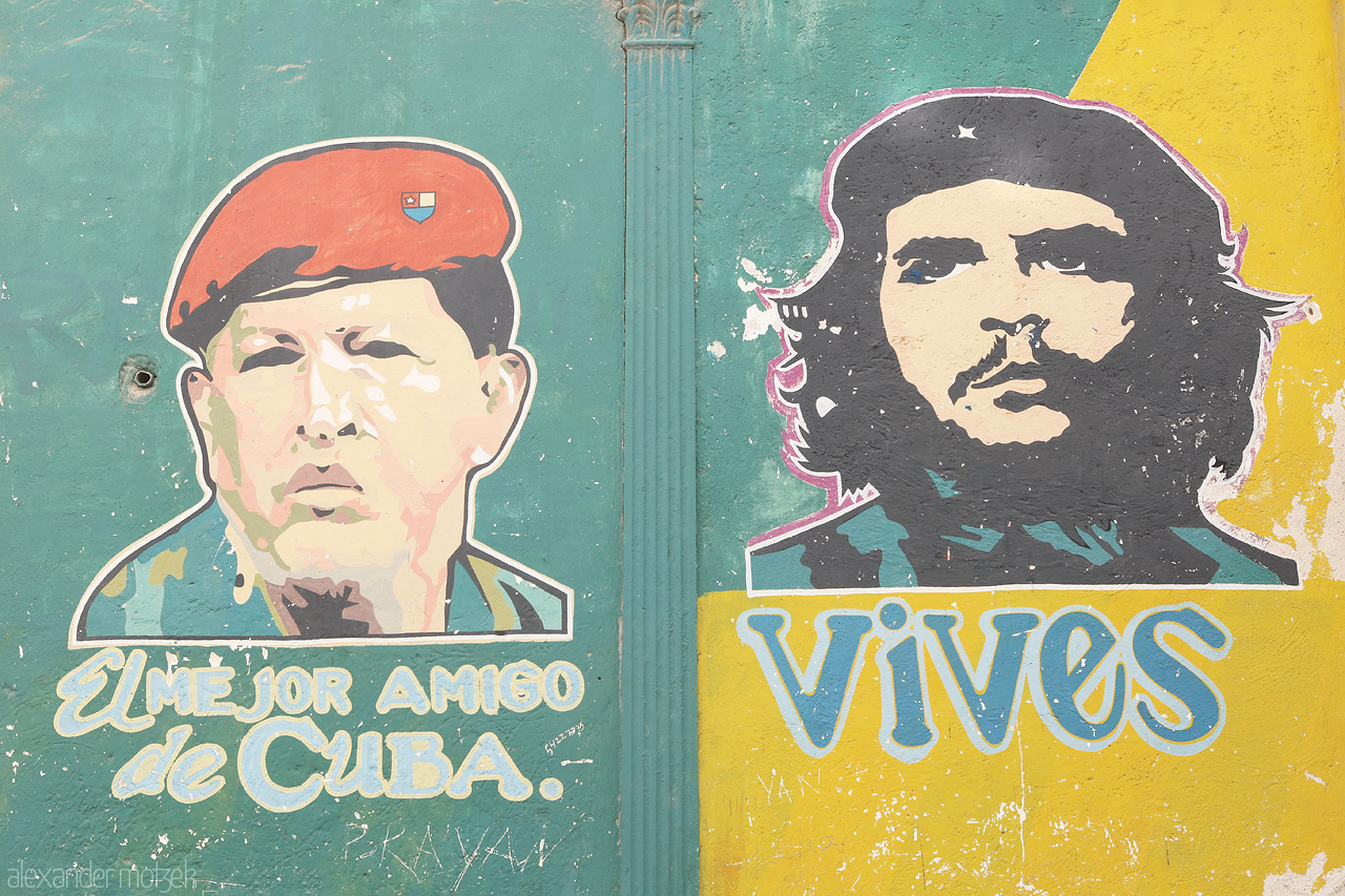 Foto von Mural von Che und Chávez in Havana