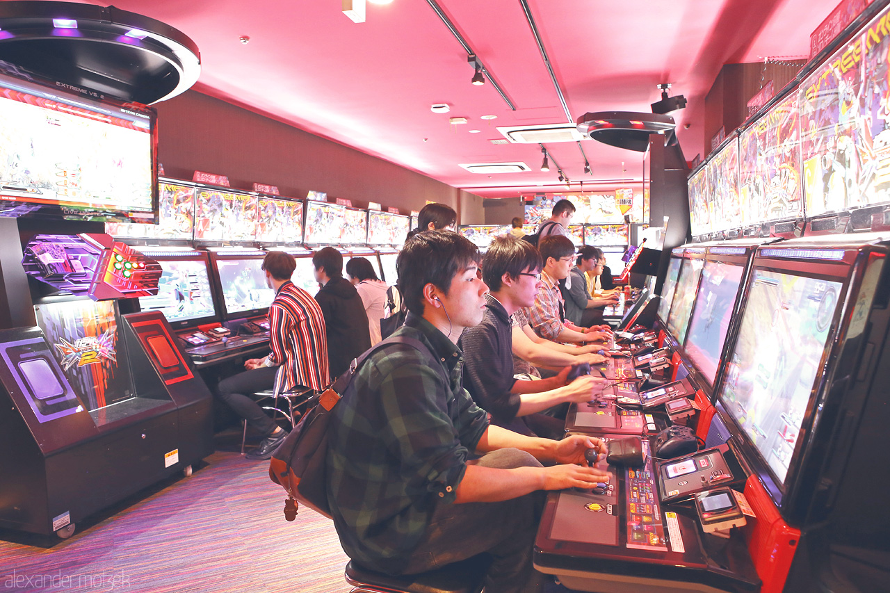 Akihabara Foto von Etage für Etage reihen sich hunderte Videospielsysteme