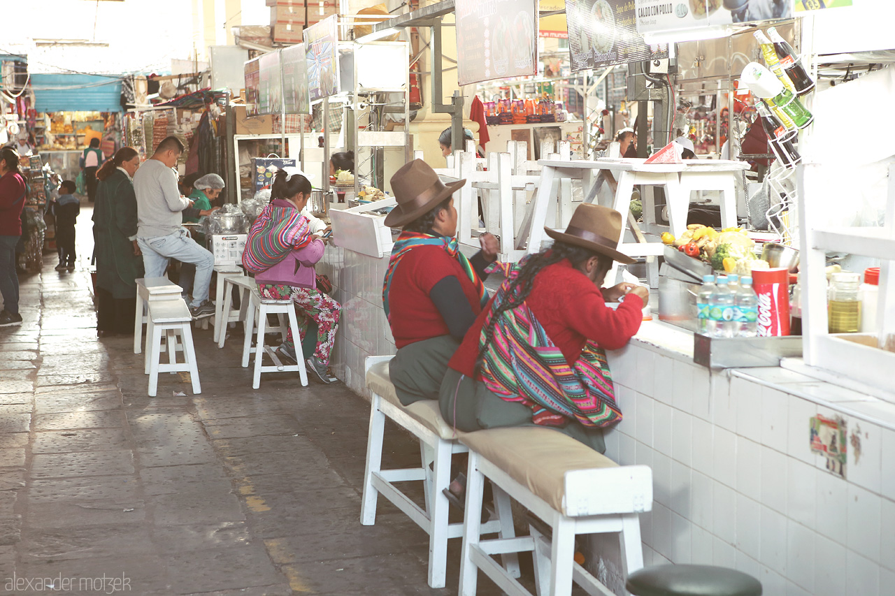 San Pedro Foto von Frauen auf dem Markt San Pedro in Cusco
