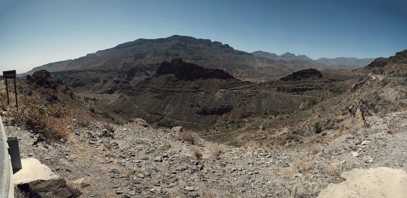 Gran Canaria - Fataga Foto von Gran Canaria Panorama Berge Steine