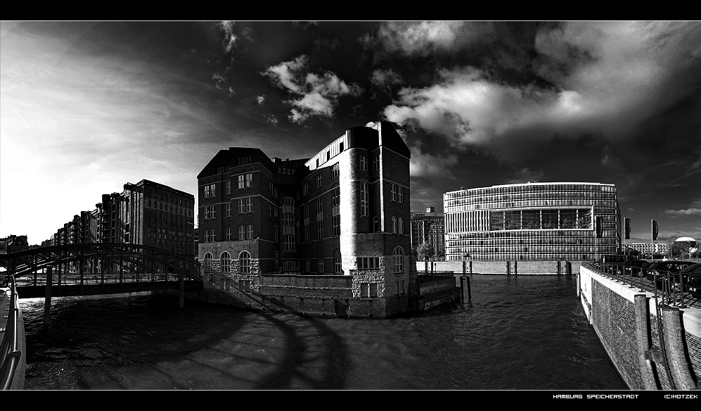 Foto von Hamburg Speicherstadt Panorama Schwarz Weiß