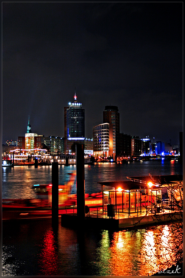 Foto von Skyline Hochhäuser Hafencity Hamburg