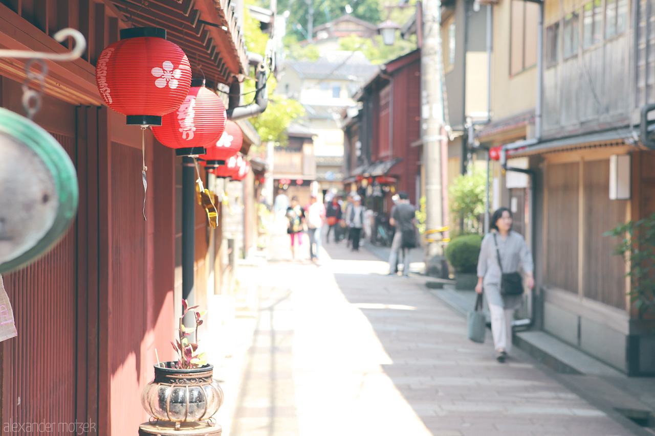 Foto von Gastlaternen eines Izakayas in Kanazawa