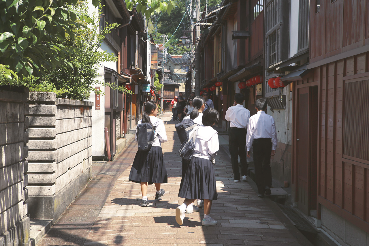 Foto von Schülerinnen und Schüler in Kanazawa
