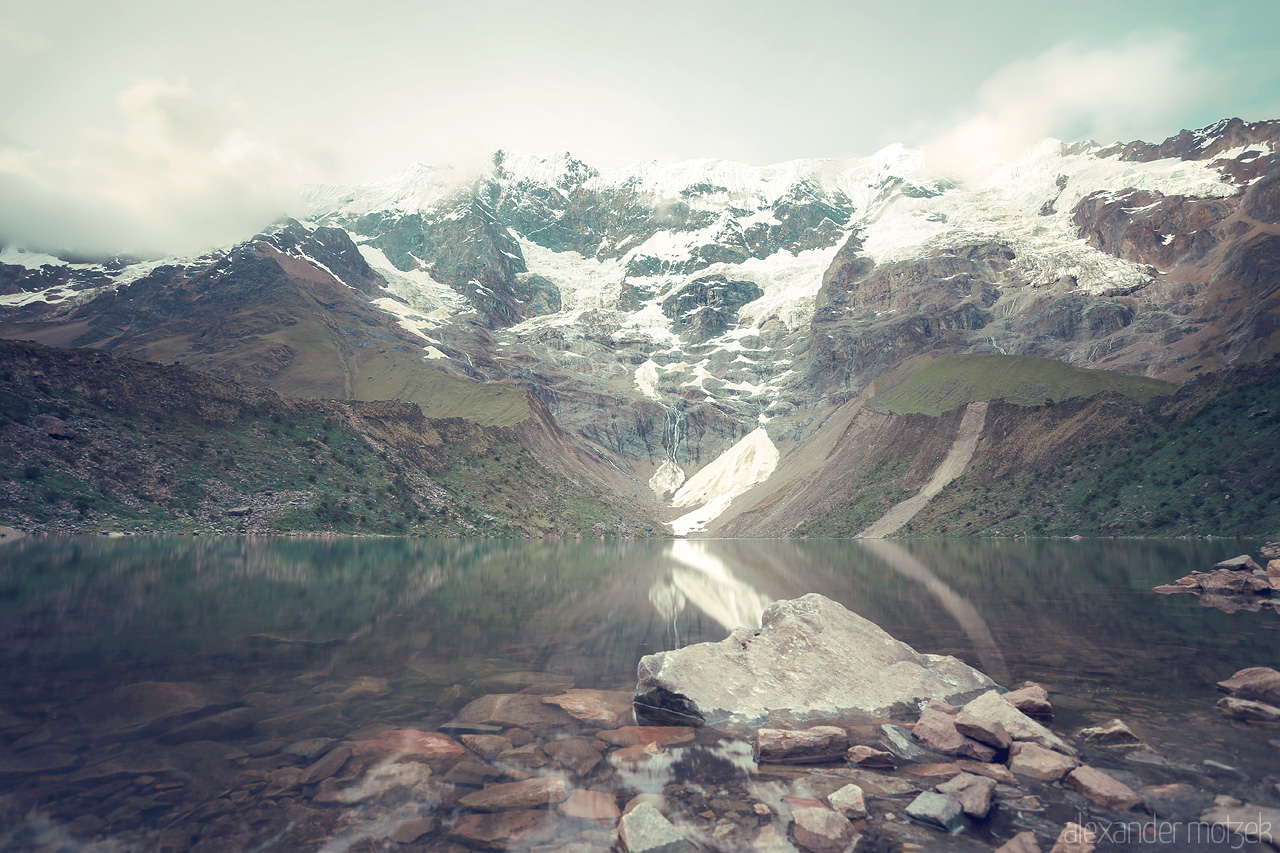 Humantay Lake Foto von Langzeitbelichtung mit Graufilter des Humantay Lakes entlang dem Salkantay Trek