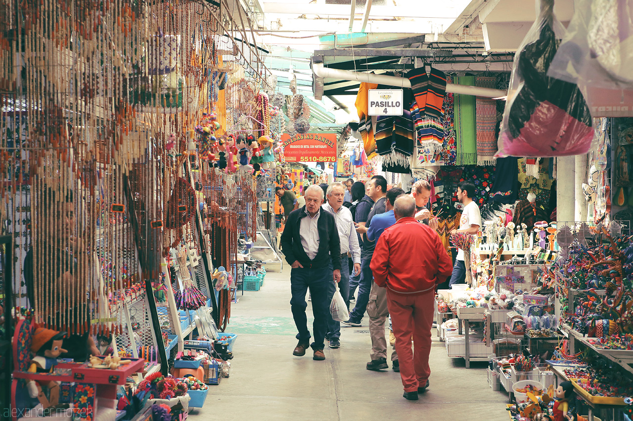 Foto von Reiche Auswahl an Waren auf dem Mercado de Artesanías La Ciudadela