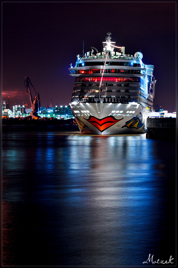 Foto von Hamburg Cruise Center Aida Diva Hafen