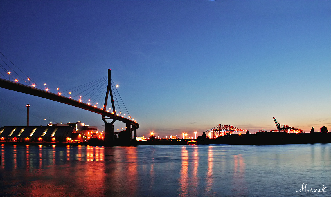 Foto von Hamburg Nacht Köhlbrandbrücke Hafen