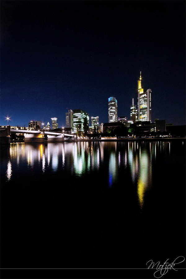 Foto von Nacht Frankfurt am Main Skyline