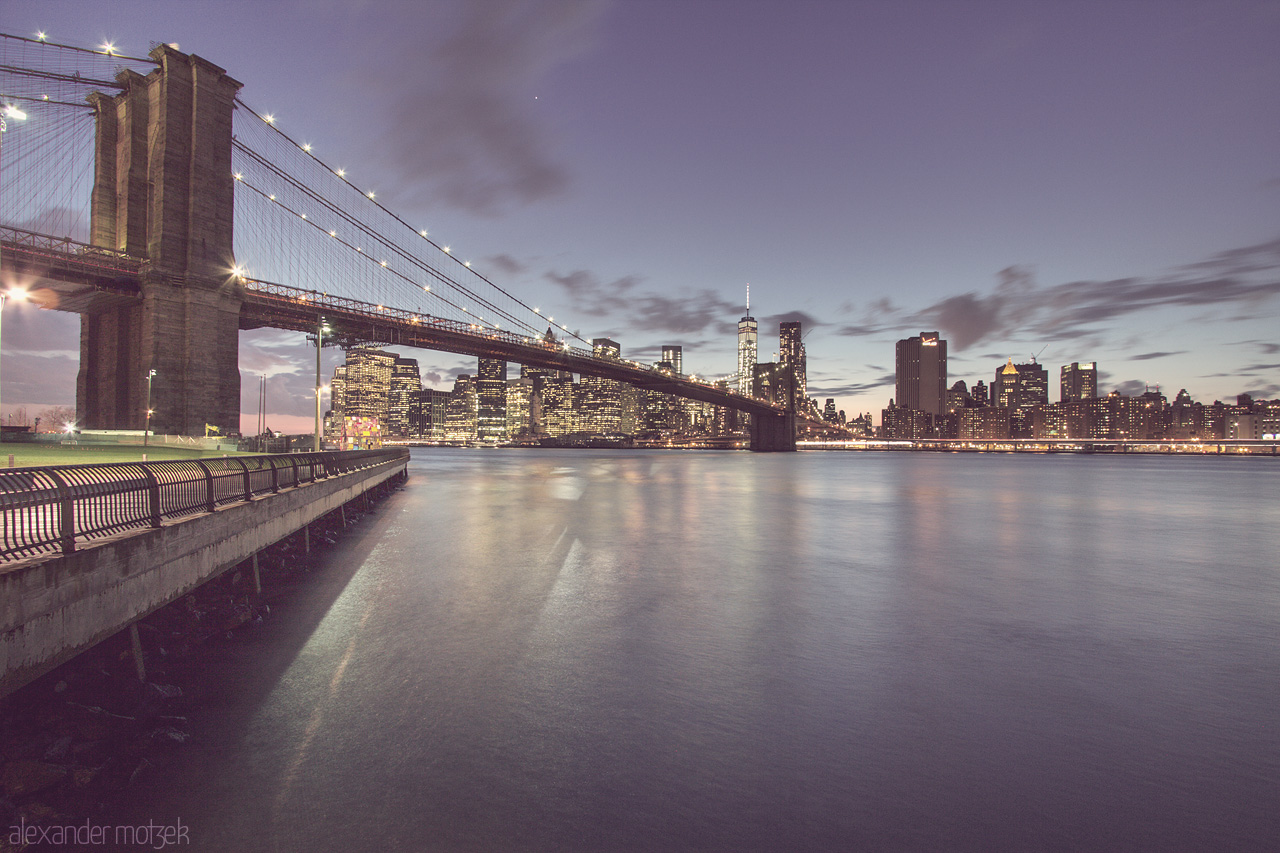 Skyline New York Foto von Skyline New Yorks zur blauen Stunde